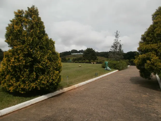 Jazigo no Cemitério Jardim da Paz