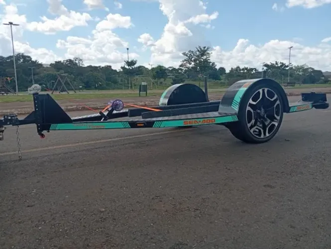 "Carretinha pra jet ski nova "