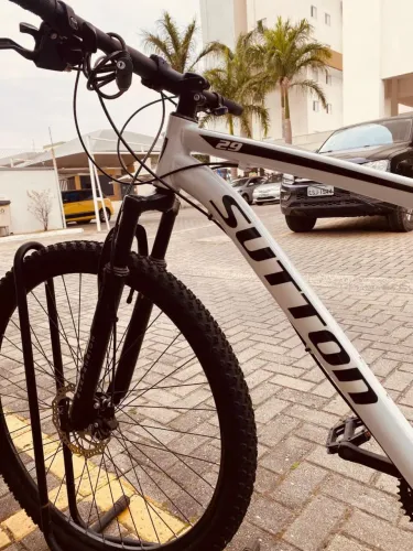 Bicicleta Sutton aro 29 freio a disco 