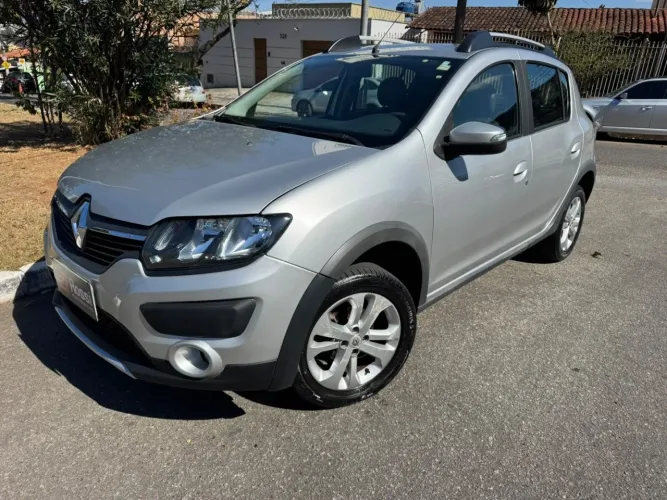 Renault Sandero Stepway Flex 1.6 16V 5P 2013