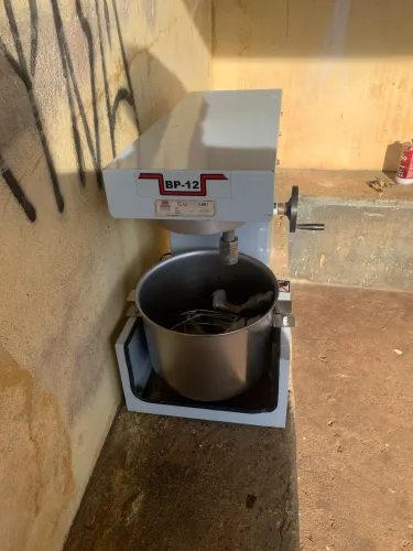 Batedeira de massa para bolo 12 kilos 