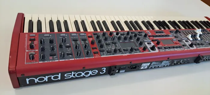 Teclado Nord Stage 3 sw 73 (Fantom Montage Electro)