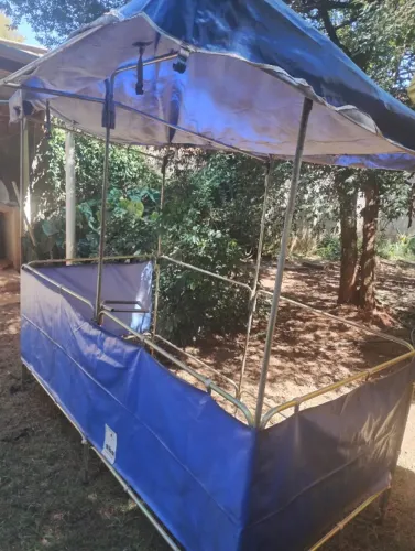 Barraca exposição Alba 2x2(amarela ) e 1x2 (azul) 