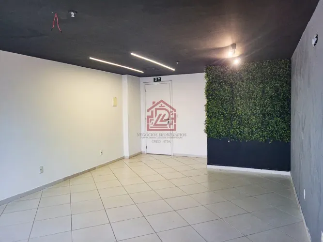 Sala Comercial para Alugar em Imbetiba, Macaé, 30m², 1 Banheiro