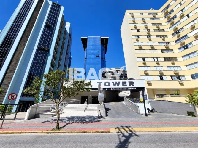 Oportunidade! Salas/Conjuntos em Centro - Florianópolis
