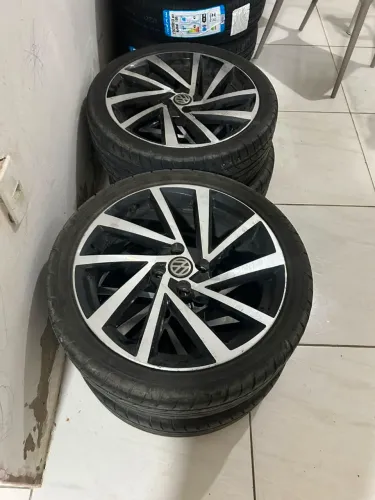 Rodas aro 17 com pneus novo