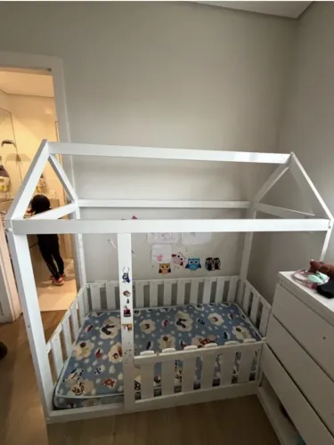 Cama Montessoriana Casinha Infantil em Madeira + Colchão | Preço Promocional