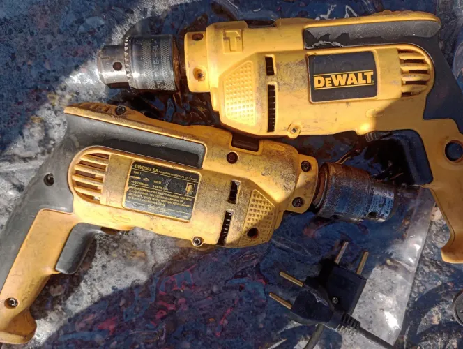 FURADEIRA DeWalt 650V profissional alto-Reverso 