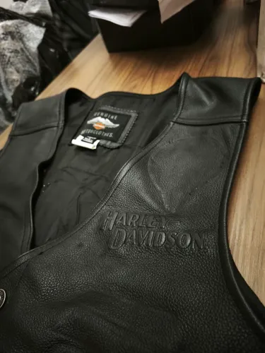 Colete Harley Davidson motociclista. 100% couro