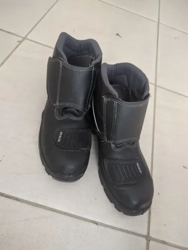 Bota de Segurança Bracol N 40 usado uma vez.