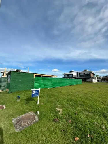 Lote fundos para lago no condomínio Reserva Da Pedra - Pedra Branca, Palhoça/SC