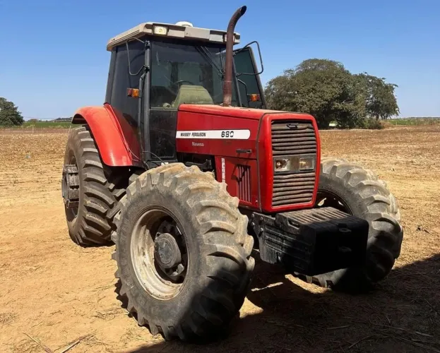 TRATOR MASSEY FERGUSON