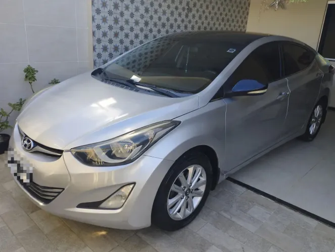 Hyundai Elantra GLS 2.0 16V Flex Aut. 2015