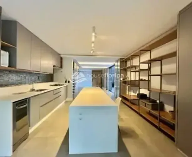 Casa à venda a poucos metros da praia com 3 belas suítes e vista para a Natureza, Morro da