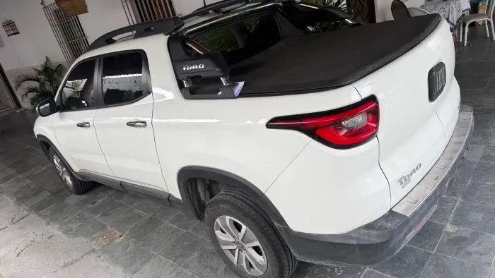Carro muito conservado extra. 