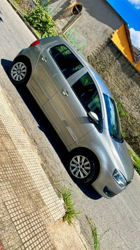 Volkswagen Fox 1.0 MI Total Flex 8V 5P 2012