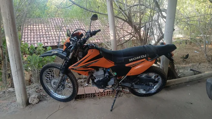 Moto TORNADO 250 CC EXLENTE