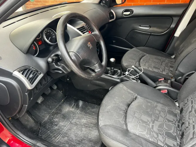 Peugeot 207 XR 1.4 Flex 8V 5P 2011