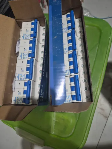 Disjuntor soprano tripolar 40A, cx com 4