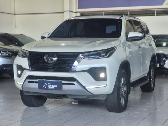 Toyota Hilux SW4 SRX 4X4 2.8 TDI 16V Dies. Aut. 2022