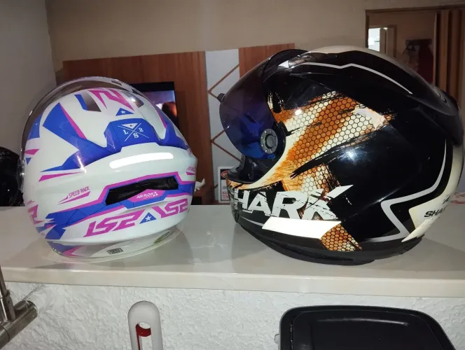 2 Capacete shark e LS2 300