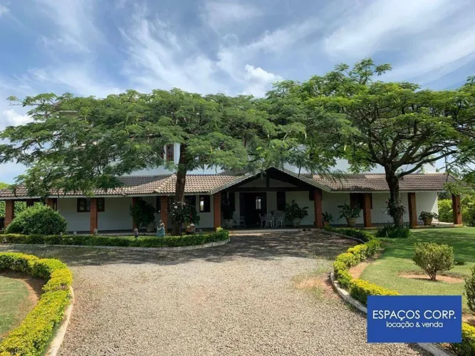 Belíssima Chácara à venda, 9 dormitórios, 1 suíte, 4800m² por R$ 3.000.000 - Fazenda Caste