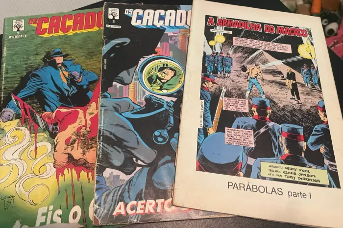 Lote com 03 HQs antigas dos CAÇADORES da DC Comics