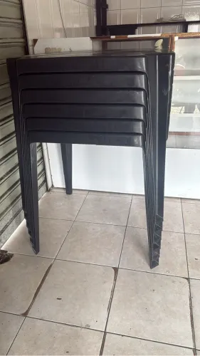 Vendo 6 conjuntos de mesas