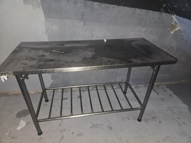 Mesa em inox para restaurante