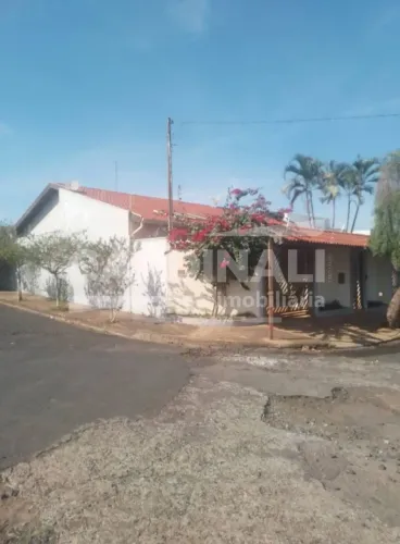 Oportunidade em Américo Brasiliense - Casa na Nova Vila Cerqueira.