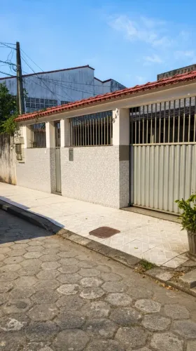 Vendo ótima casa em Santa Mônica