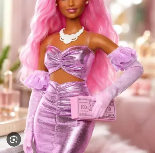 Barbie deluxe cabelo rosa e vestido brilhante 