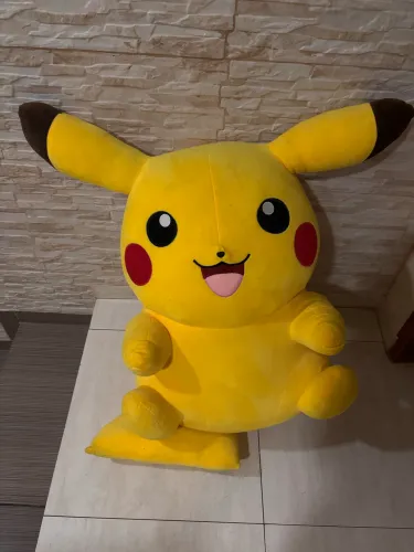 Pelúcia Pikachu Pokémon Gigante de 80cm
