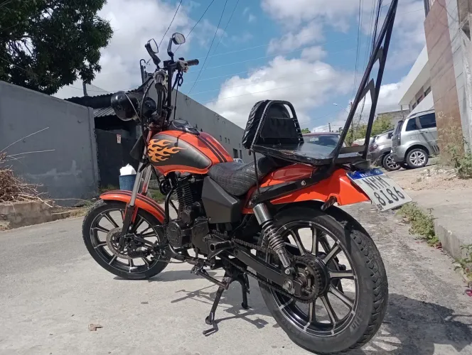 Moto custom especial.