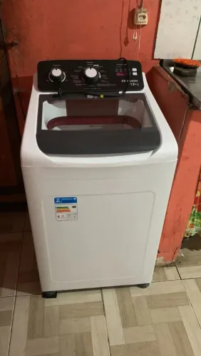 Estou vendo essa máquina de lavar, usamos do 3 meses, sem marca de uso
