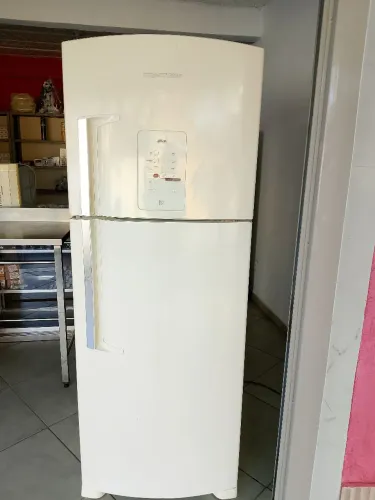 Vendo geladeira Brastemp 440L