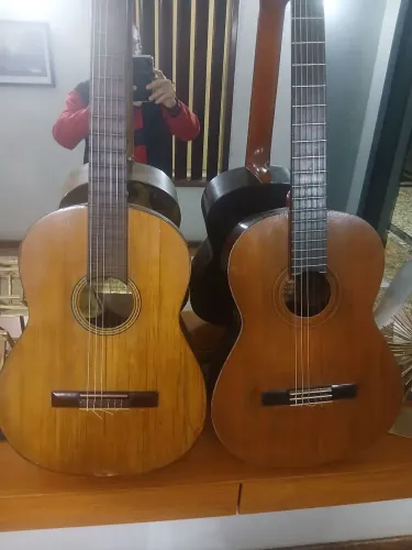 Violão Di Giorgio Espanhol série OURO.Yamarra japonês raríssimo 1212,00 cada um.No metrô. 