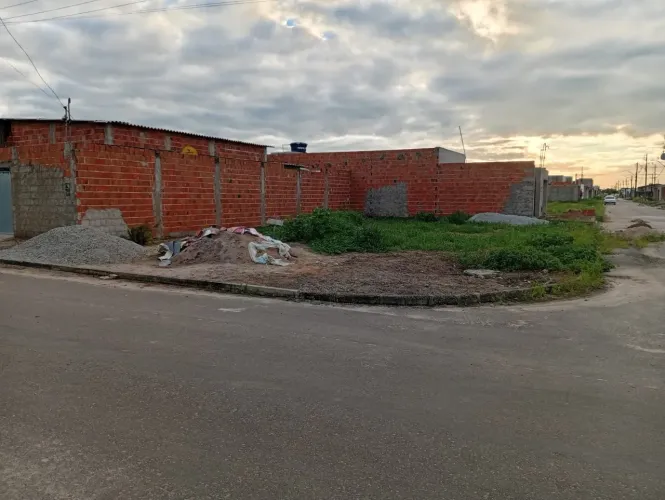 Vende-se terreno