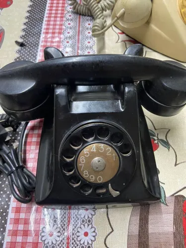 Telefone ? antigo 