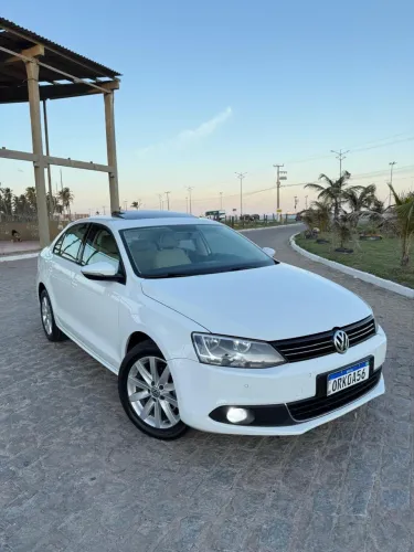 Volkswagen Jetta Comfortline 2.0 T.flex 8V 4P Tipt. 2014