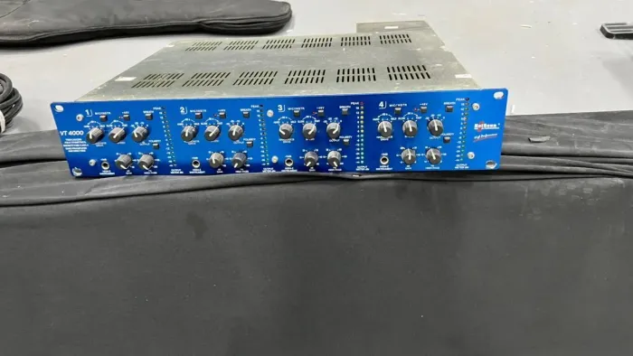 Pré amplificador / Direct Box Hot Sound VT4000