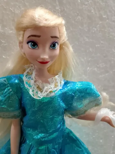 Boneca Elsa Frozen Disney