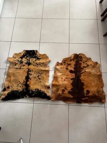 Kit com 2 Tapetes de Couro Legítimo