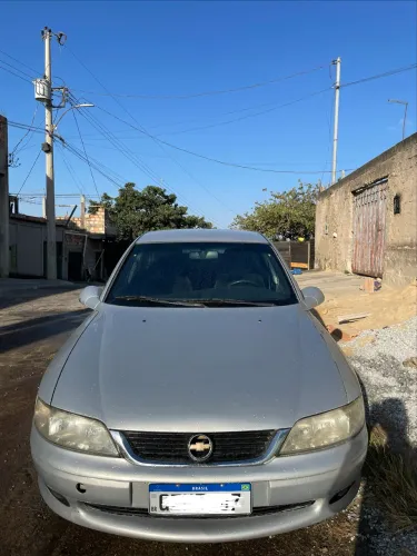 Chevrolet Vectra CD 2.2 16V / 2.0 16V Mec./aut. 2001