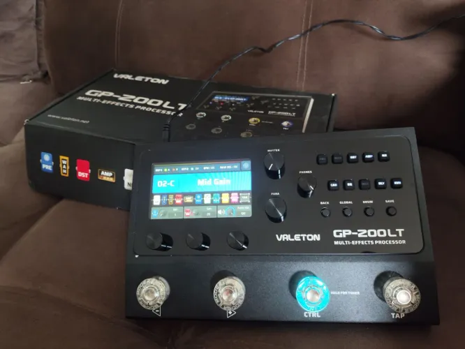 Multiefeito para guitarra Valeton GP200LT