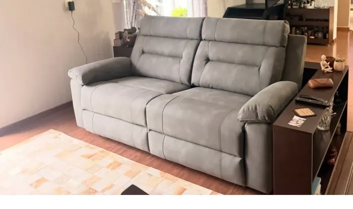 Sofá Durban: Tecnologia e Conforto em Design Reclinável. SOFÁ SEM USO