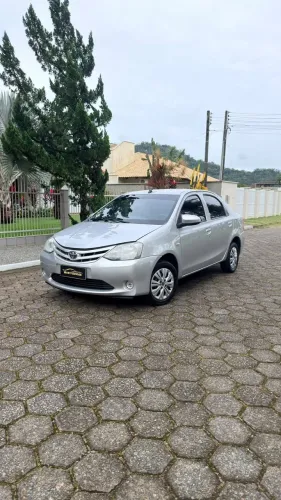 Toyota Etios X Sedan 1.5 Flex 16V 4P Aut. 2017