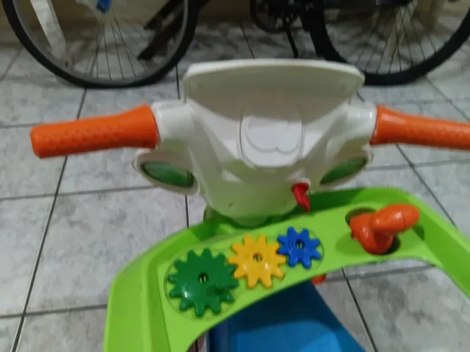 Vendo lindo Triciclo Velo Baby completo