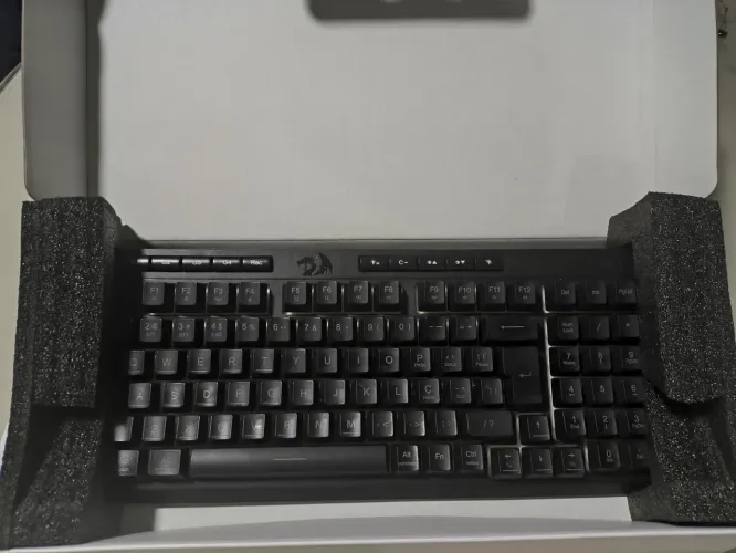 Excelente teclado Redragon sem fio