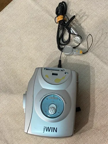 Walkman Retrô JWIN JX-B32A - Rádio AM/FM e Toca-Fitas Cassete com Bass Boost